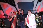 USHA UTHUP, SRK AND BAPPI LAHIRI at IPL 6 opening ceremony in Kolkata on 2nd April 2012 (2).jpg